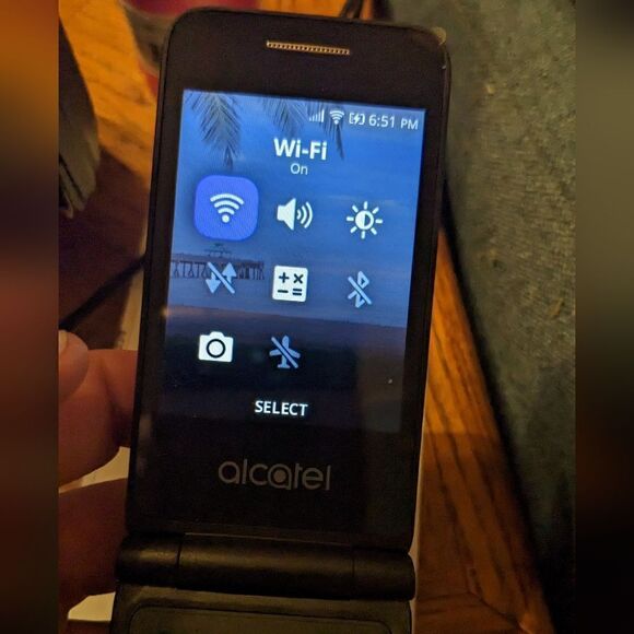 NWT Alcatel track flip phone - Picture 8 of 8